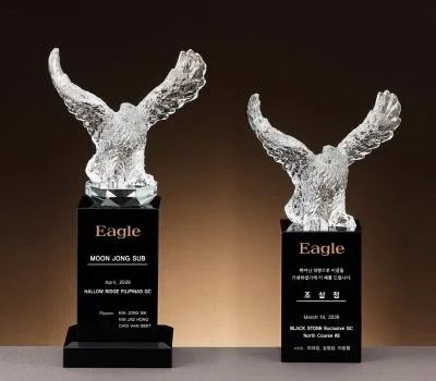 신제품 출시 기념 트로피, 브랜드 각인 효과 높이는 법